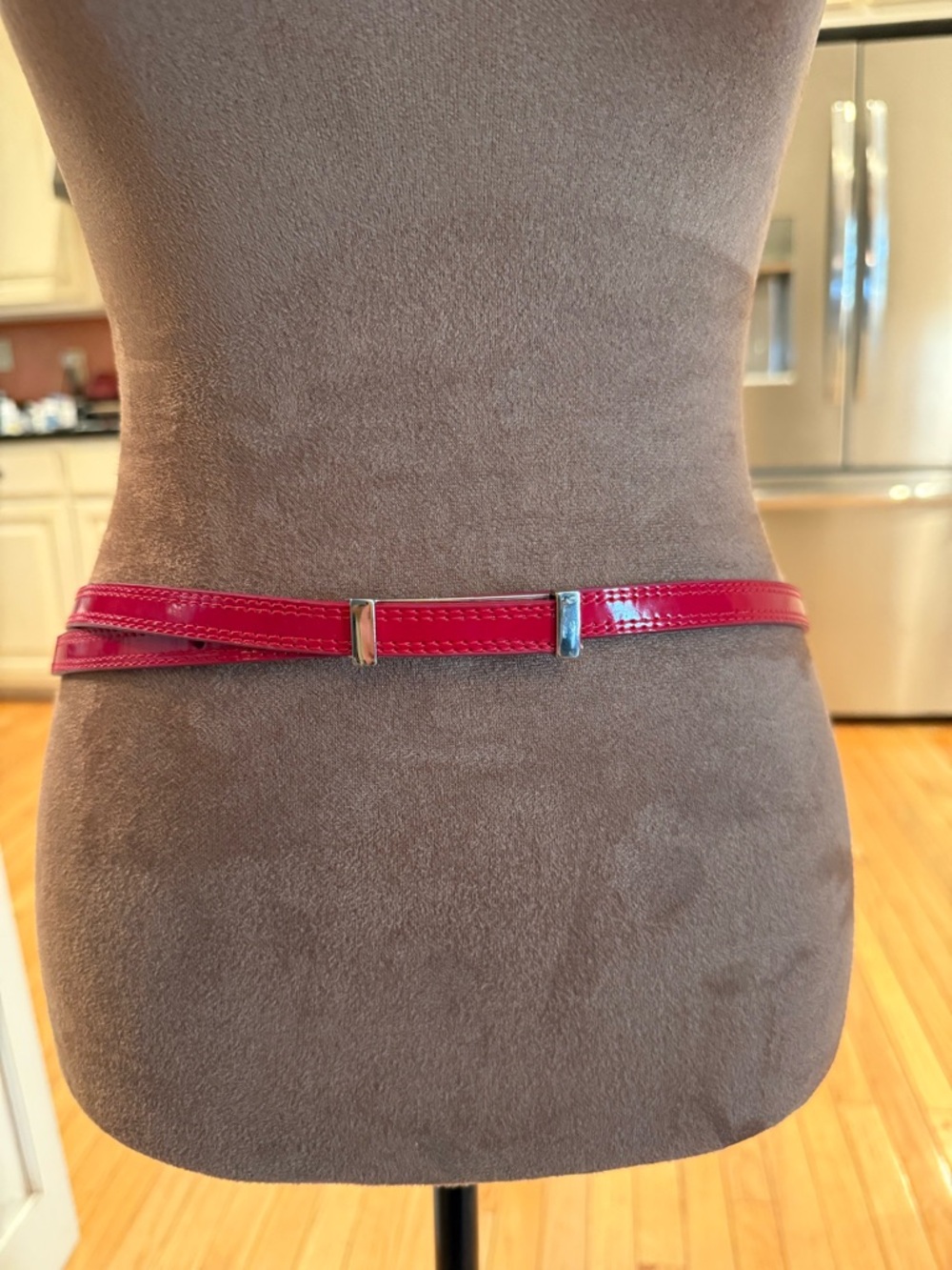 Patent Leather Skinny Waist Belt in Red